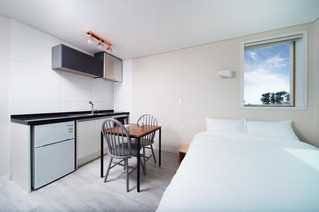 Poeta Pension Seogwipo Extérieur photo